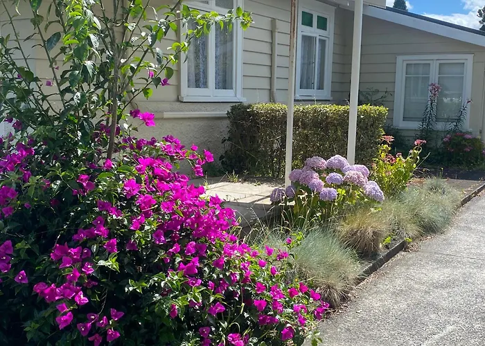 Green Garden Home